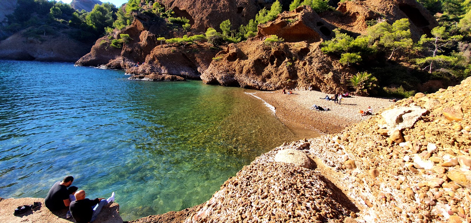 Calanque de Figuerolles'in fotoğrafı küçük koy ile birlikte