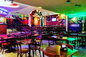 La Eskina Bar e Restaurante - Setor Bueno image