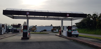 Station Carrefour à Hagetmau