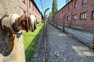 Centrum Obsługi Odwiedzających Muzeum Auschwitz-Birkenau image