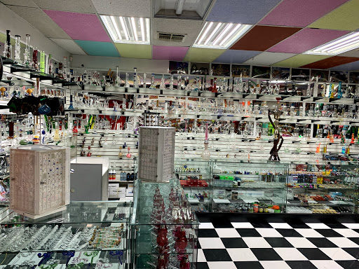 Tobacco Shop «HN Smoke Shop», reviews and photos, 4215 N 19th Ave, Phoenix, AZ 85015, USA