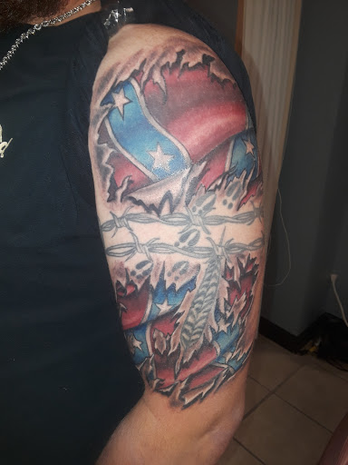 Tattoo Shop «La Rue Tattoo Inc.», reviews and photos, 351 N Central Ave, Umatilla, FL 32784, USA