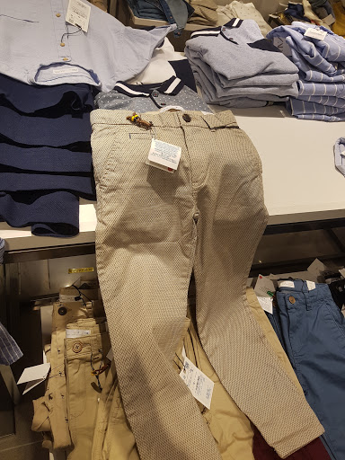 Stores to buy women's baggy pants Tel Aviv