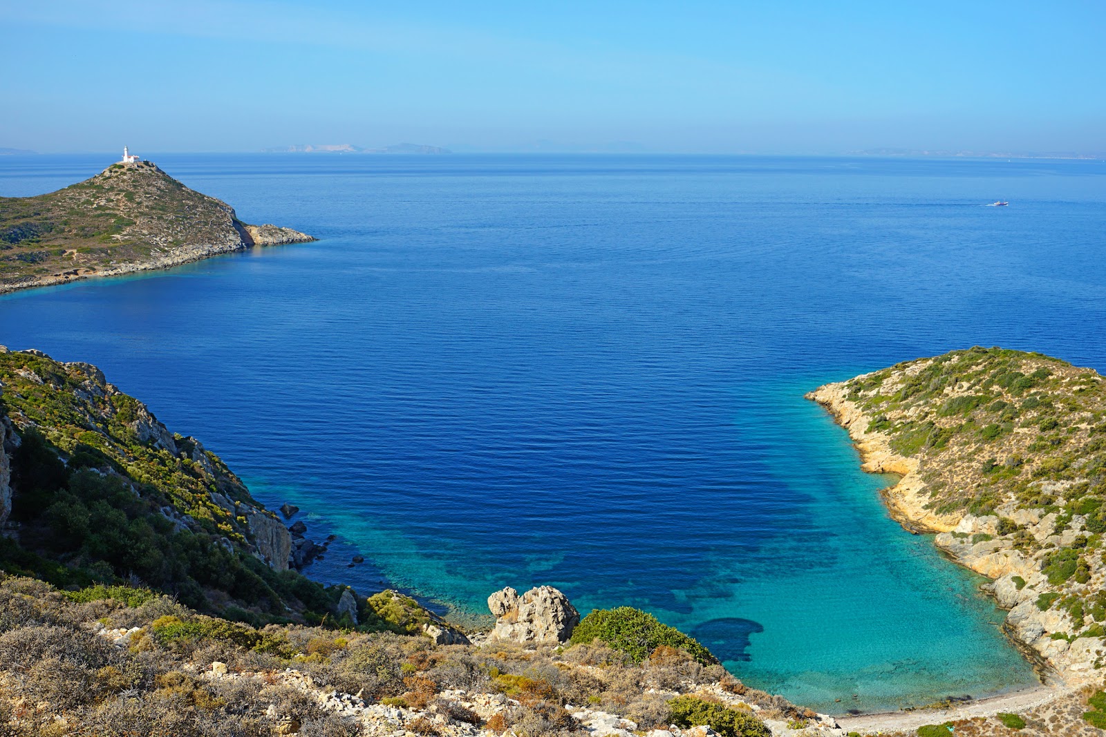 Photo de Knidos beach avec petite baie