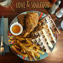 Chicken and Waffles du Restaurant américain Mama Jackson Soul Food Restaurant à Paris - n°1