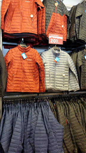Sportswear Store «Columbia Sportswear Outlet Store at Prime Outlets Williamsburg», reviews and photos, 5711-37 Richmond Rd, Williamsburg, VA 23188, USA