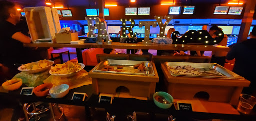 Bowling Alley «Bowlero Milpitas», reviews and photos, 1287 S Park Victoria Dr, Milpitas, CA 95035, USA