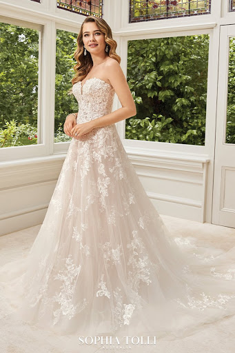 Bridal Shop «Amara Bridal Boutique», reviews and photos, 8107 Beckett Center Dr, West Chester Township, OH 45069, USA