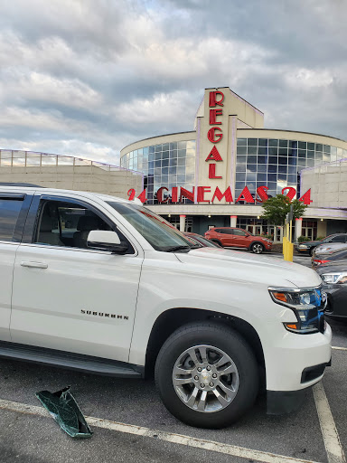 Movie Theater «Regal Cinemas Hollywood 24 @ North I-85», reviews and photos, 3265 Northeast Expy, Chamblee, GA 30341, USA