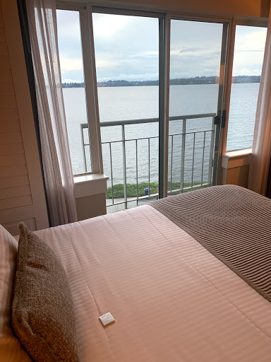Boutique Hotel «Woodmark Hotel & Still Spa», reviews and photos, 1200 Carillon Point, Kirkland, WA 98033, USA