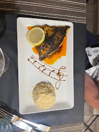 Plats et boissons du Restaurant familial L'Escale Bleue - Restaurant de poissons frais local à Collioure - n°10