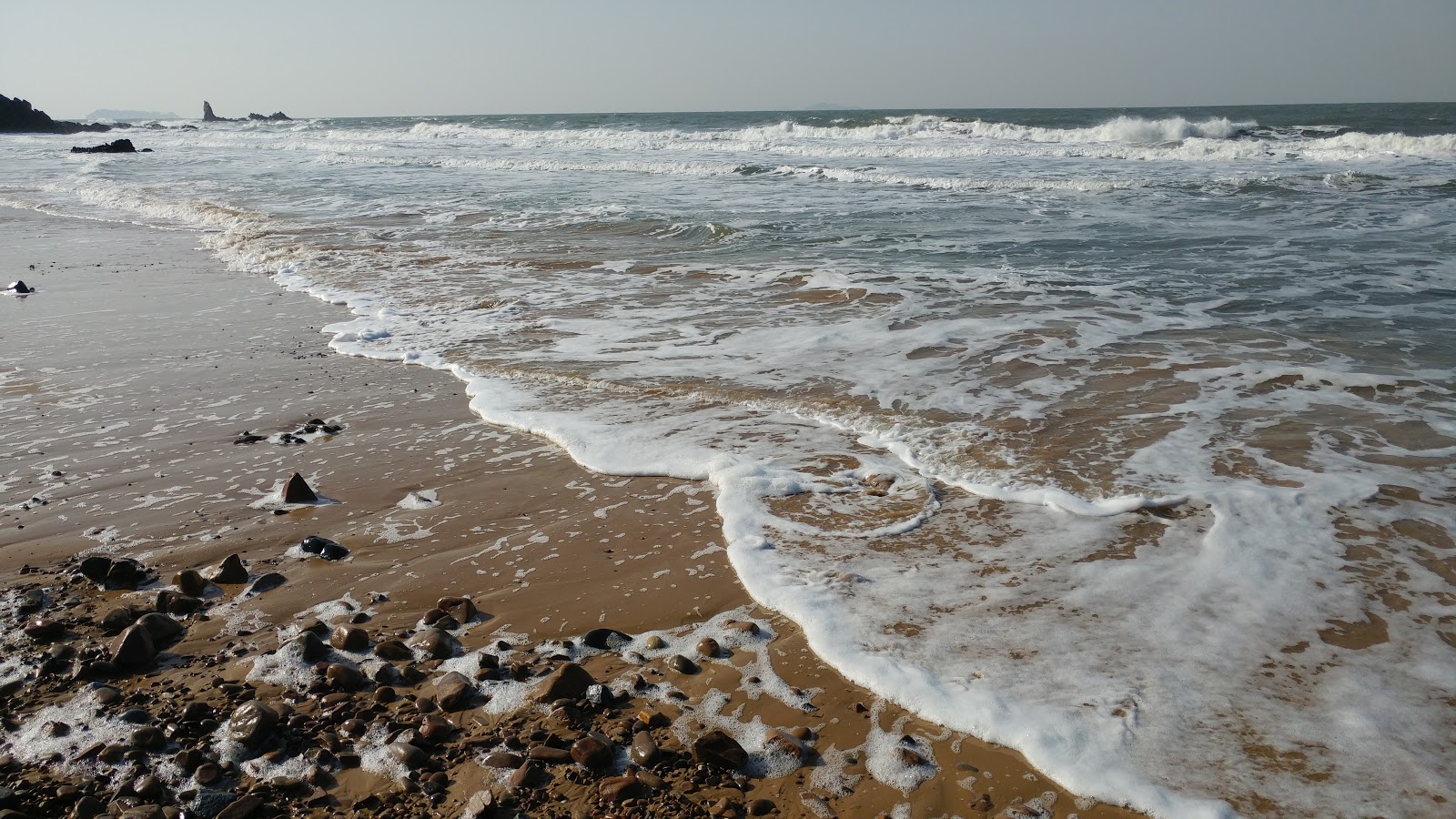 Foto von Duegi Beach mit sehr sauber Sauberkeitsgrad