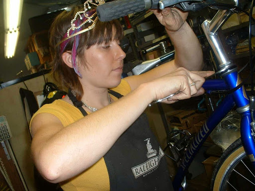 Bicycle Store «Roberts Cycle Shop Chicago», reviews and photos, 7054 N Clark St, Chicago, IL 60626, USA