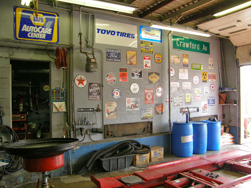 Auto Repair Shop «Golf Crawford Auto Service», reviews and photos, 9555 Crawford Ave, Evanston, IL 60203, USA