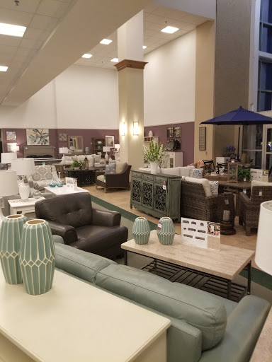 Furniture Store «Raymour & Flanigan Furniture and Mattress Store», reviews and photos, 150 Harmon Meadow Blvd, Secaucus, NJ 07094, USA