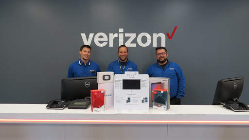 Cell Phone Store «Verizon Wireless Premium Retailer - Cellular & More», reviews and photos, 1192 S Main St #300, Chelsea, MI 48118, USA