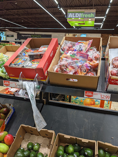 Supermarket «ALDI», reviews and photos, 4222 W Gate City Blvd, Greensboro, NC 27407, USA