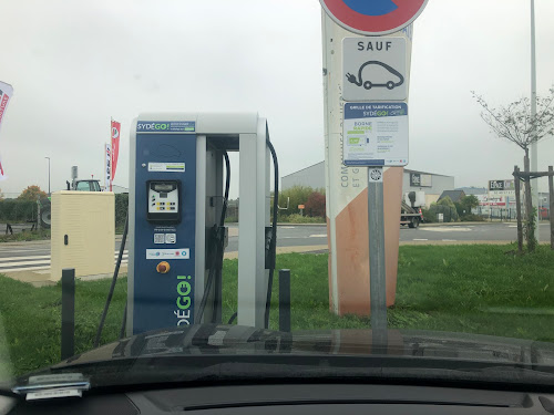 Borne de recharge de véhicules électriques SYDEGO Station de recharge Héric