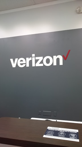 Cell Phone Store «GoWireless Verizon Authorized Retailer», reviews and photos, 586 S Cedar St b, Imlay City, MI 48444, USA