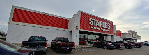 Staples, 1606 W University Dr, Edinburg, TX 78539, USA, 