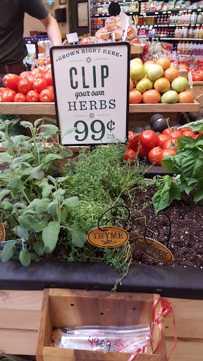 Grocery Store «Lowes Foods on Strickland Road», reviews and photos, 9600 Strickland Rd, Raleigh, NC 27615, USA