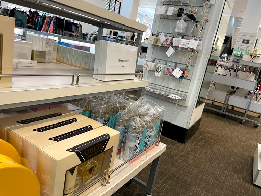 Department Store «Nordstrom Rack Chestnut Street», reviews and photos, 1700 Chestnut St, Philadelphia, PA 19103, USA