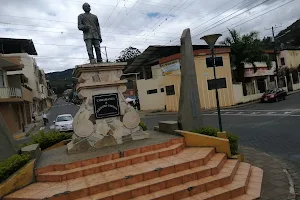 Statue of Jerónimo Carrión image