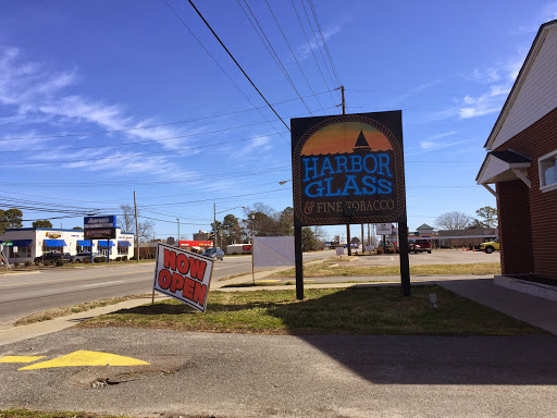 Tobacco Shop «Harbor Glass & Fine Tobacco», reviews and photos, 409 W Ehringhaus St, Elizabeth City, NC 27909, USA
