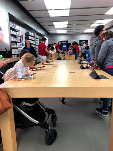 Computer Store «Apple Brandon», reviews and photos, 459 Brandon Town Center Dr, Brandon, FL 33511, USA