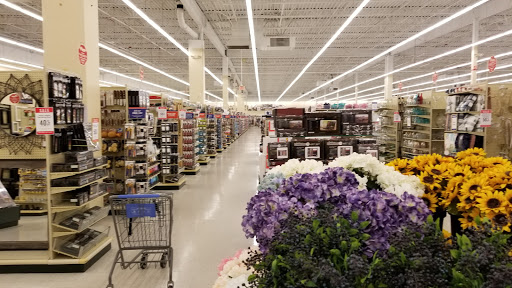 Craft Store «Hobby Lobby», reviews and photos, 1055 E Golf Rd, Schaumburg, IL 60173, USA