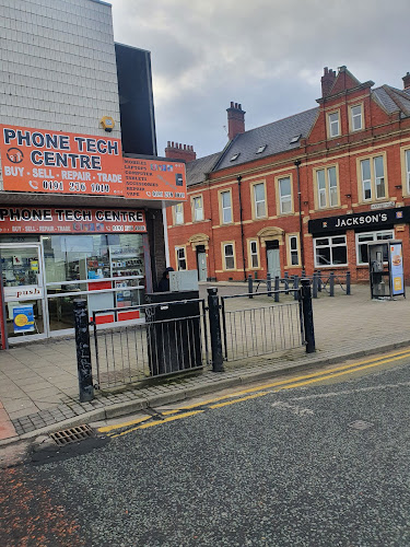 Reviews of Phone Tech Centre - iPhone iPad Huawei Laptop and MAC repair Shop Newcastle in Newcastle upon Tyne - Cell phone store