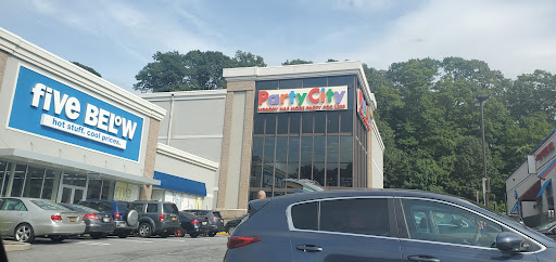 Shopping Mall «Central Plaza Shopping Center», reviews and photos, 2550 Central Park Ave, Yonkers, NY 10710, USA