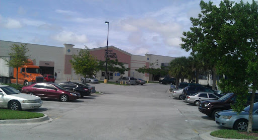 Tire Shop «Walmart Tires & Auto Parts», reviews and photos, 17650 Northwest 2nd Avenue, Miami, FL 33169, USA