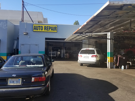 Auto Repair Shop «Confidence Auto Center», reviews and photos, 3947 Foothill Blvd, Glendale, CA 91214, USA