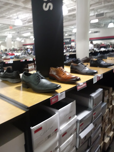 Shoe Store «Off Broadway Shoe Warehouse», reviews and photos, 6302 Seven Corners Center, Falls Church, VA 22044, USA