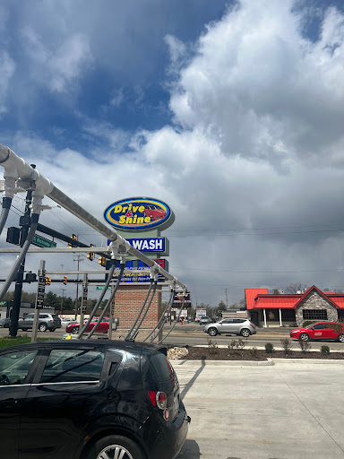 Drive & Shine Car Wash en Portage