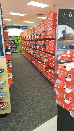 Shoe Store «Shoe Carnival», reviews and photos, 4835 W 77th St, Burbank, IL 60459, USA