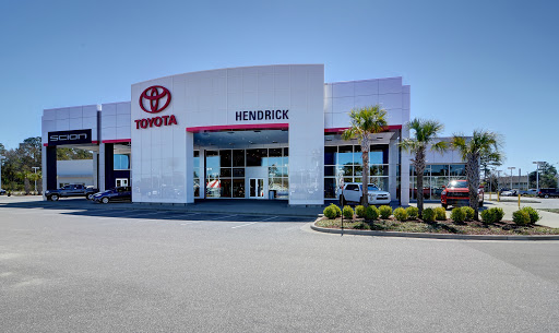 Toyota Dealer «Hendrick Toyota of Wilmington», reviews and photos, 5640 Market St, Wilmington, NC 28405, USA