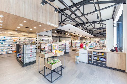 Agence d'architecture CUBIK Agenceur - Agencement de Pharmacies - AURA Saint-Laurent-d'Agny