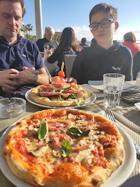 Pizza du Restaurant méditerranéen Le Vogue à Antibes - n°8