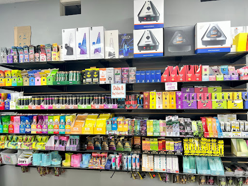 Tobacco Shop «Smoke Hut Smoke Shop», reviews and photos, 11902 Blue Ridge Boulevard g, Grandview, MO 64030, USA