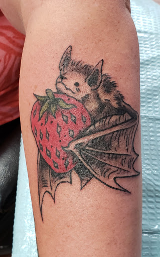 Tattoo Shop «Heyoka Tattoo», reviews and photos, 2837 S Fremont Ave, Springfield, MO 65804, USA