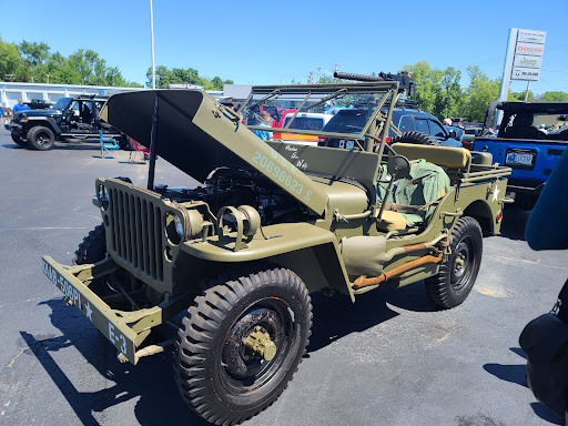 Car Dealer «Bill Gaddis Chrysler-Dodge-Jeep-Ram», reviews and photos, 1717 Wheeling Ave, Muncie, IN 47303, USA