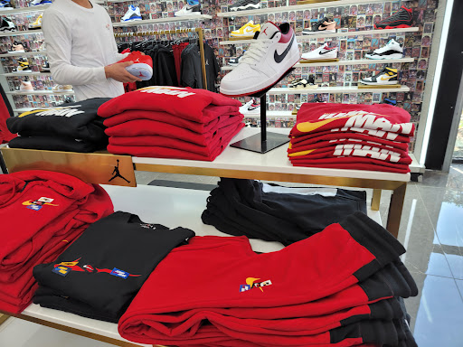 Shoe Store «Shoe Palace», reviews and photos, 1 Sun Valley Mall E119, Concord, CA 94520, USA