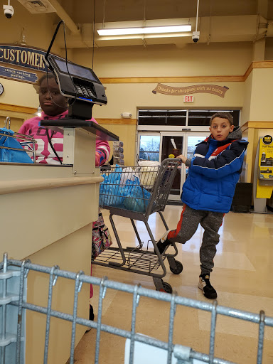 Grocery Store «Food Lion», reviews and photos, 907 S Chapel St, Newark, DE 19713, USA