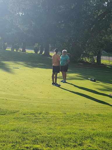 Golf Course «Meadowlake Golf & Swim», reviews and photos, 1211 39th St NE, Canton, OH 44714, USA