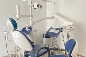 Metland Menteng Dental Implant image