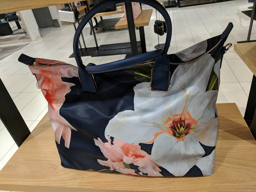 Stores to buy women's shoulder bag Calgary