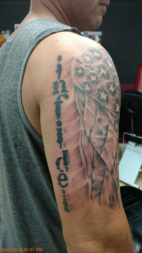 Tattoo Shop «Platinum Ink Tattoo & Piercing», reviews and photos, 12333 NW Grand Ave, El Mirage, AZ 85335, USA