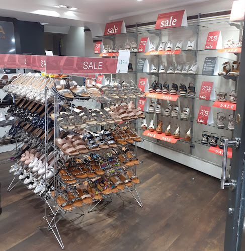 Reviews of Moda in Pelle in York - Shoe store
